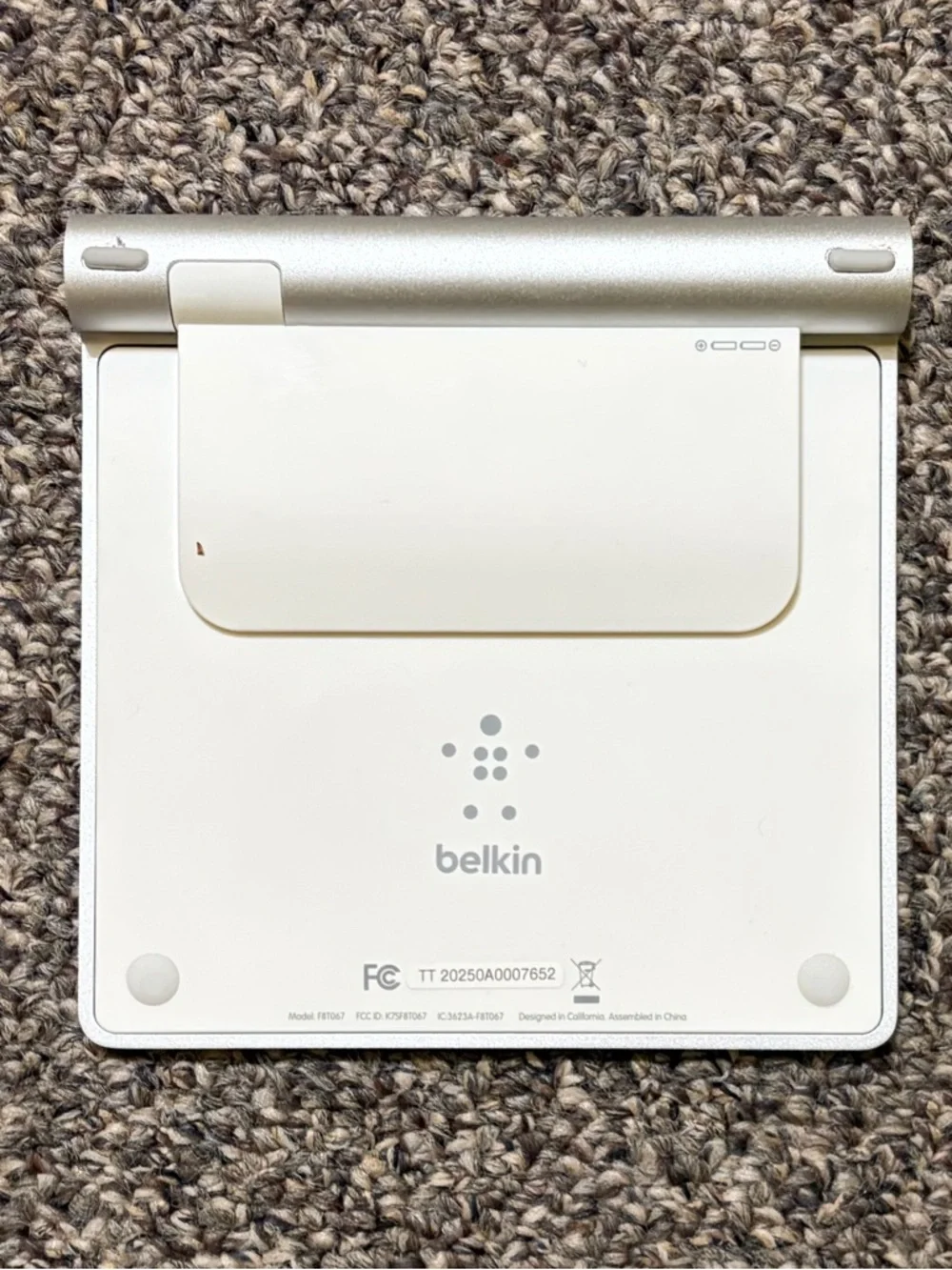 Belkin Silver Wireless Numeric Keypad with White Keys